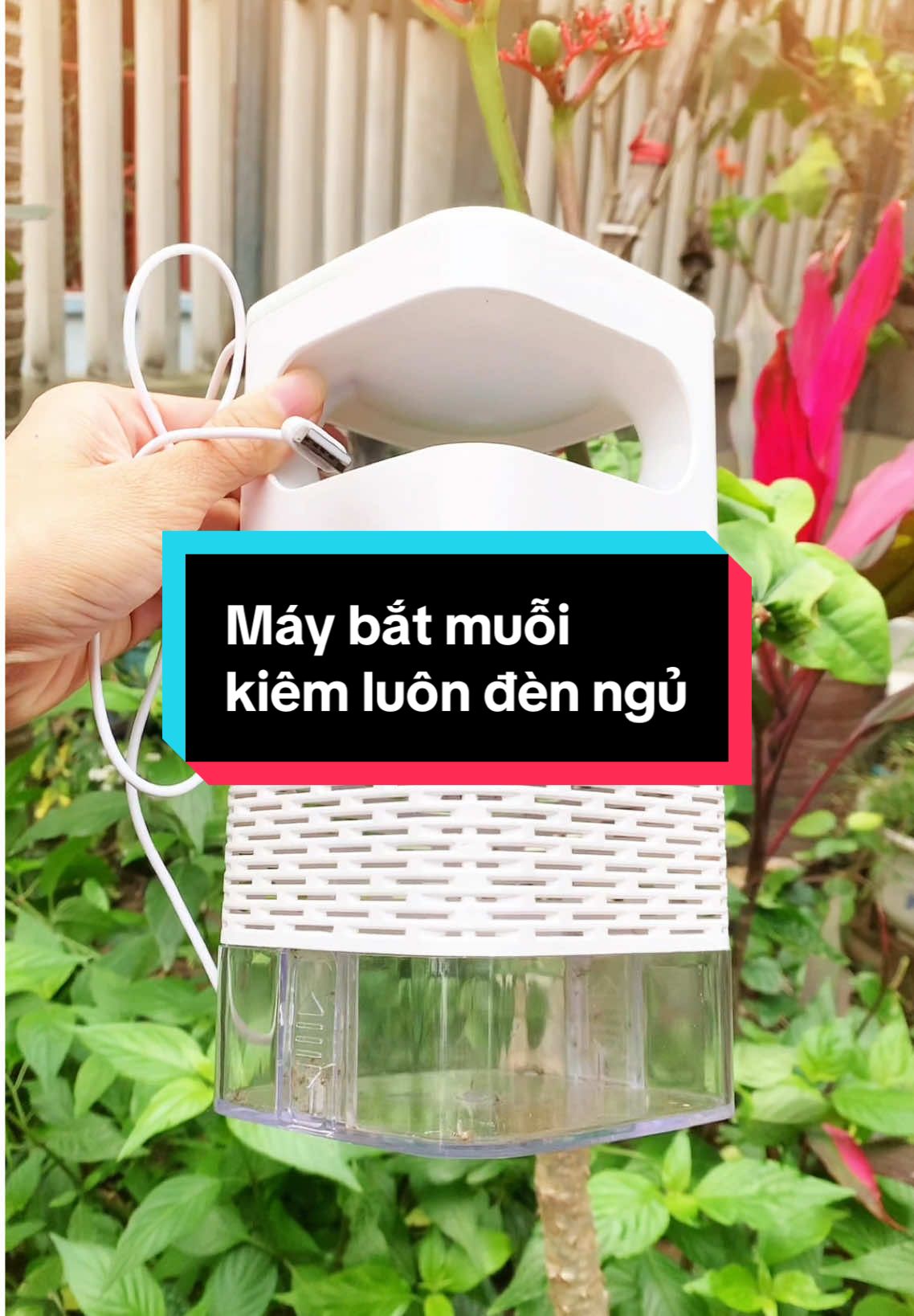 Máy bắt muỗi kiêm luôn đèn ngủ nhá #denbatmuoi #maybatmuoi #maybatmuoithongminh #trogiatiktokshop #tiktokshop #tiktok 