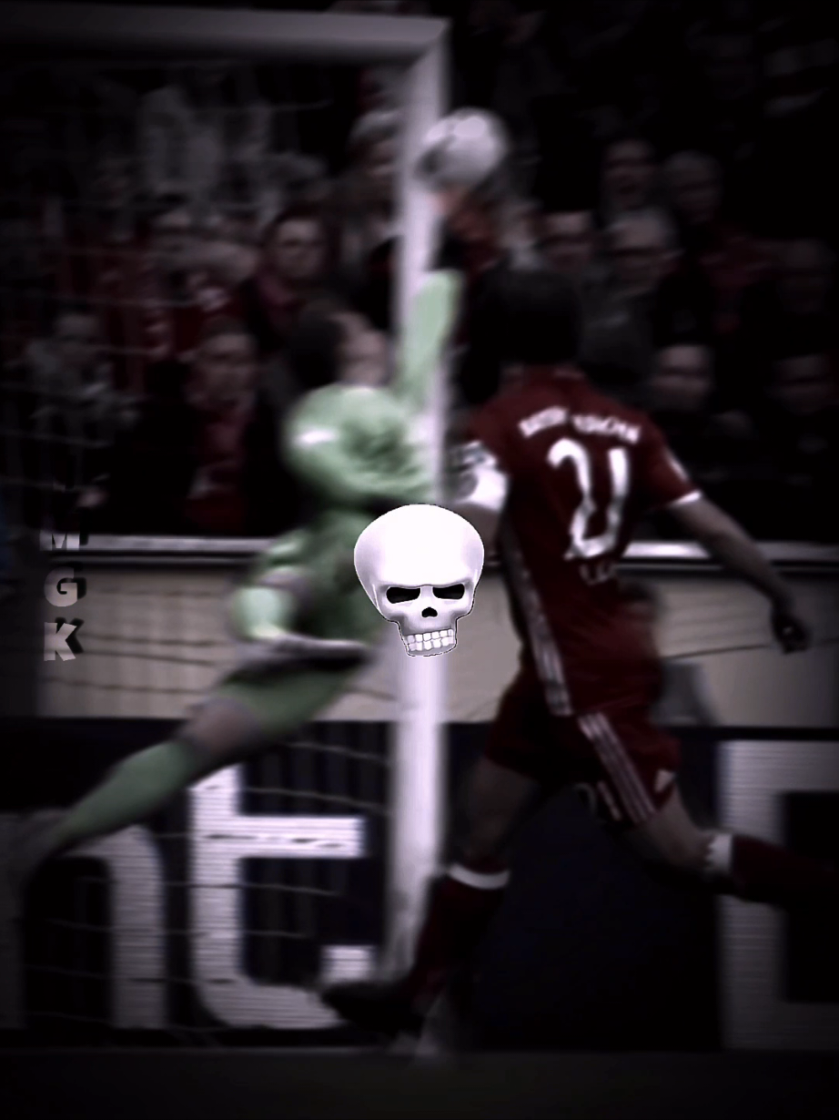 Agressive Manuel Saves ☠️🔥 | #theartofgoalkeeping #goalkeeper #goalkeeping #manuelneuer #neuer #foryoupag 