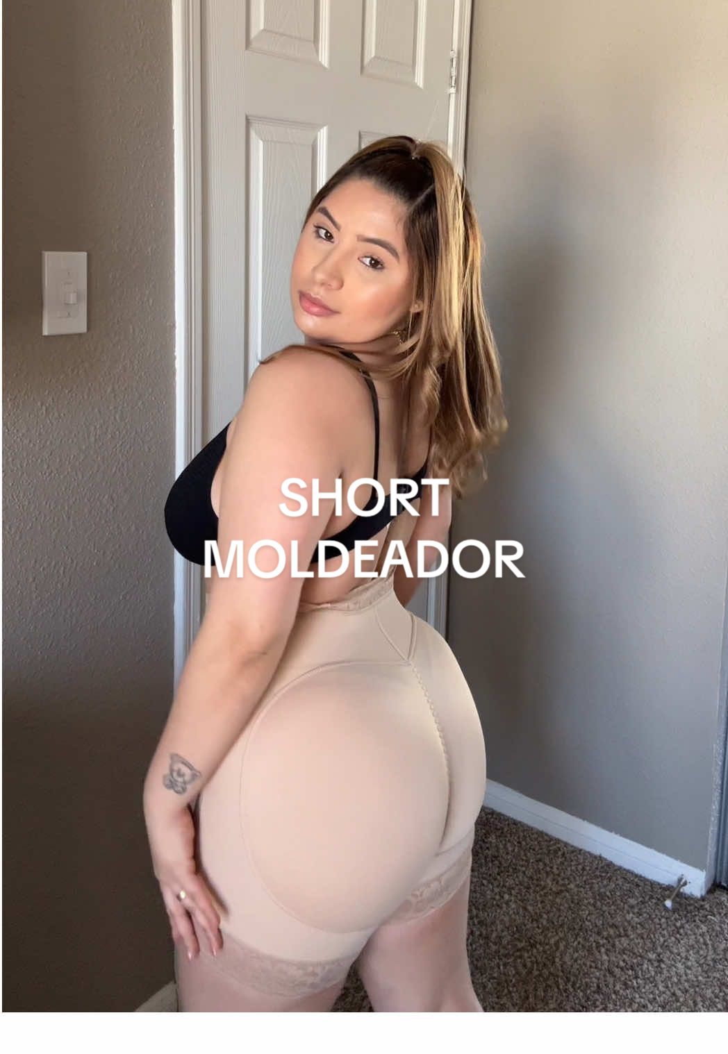 SHORT MOLDEADOR🎀💁🏼‍♀️🤍🤌🏻 Este short te moldea hasta lo que no tienes, me encanta!! 🤌🏻🥰 @Lover-Beauty LLC  #lovebeauty #lovebeautyshapewear #lovebeautytiktokshop #lovebeautyfaja #faja #fajas #shortmoldeador #fashion #fashiontiktok #springglowup #tiktokshop 