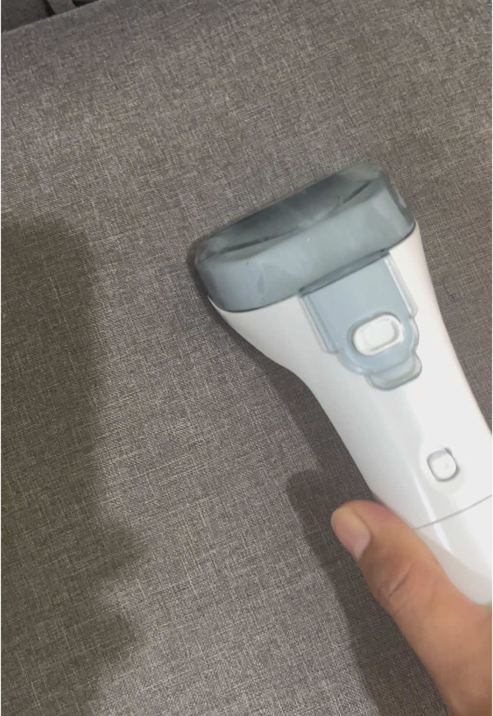 Super worth the budol! Super lakas ng suction at talagang nakakalinis ng mga nakakapit na dumi sa sofa. #enoluxvacuum 