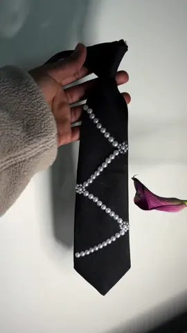 Getting back to my diy era  #DIY #fashion #multihyphenate #tiewithpearls ##pearls##tie##2025fashiontrends##fashioninspo##fashiontok##creative##doityourself##DIY