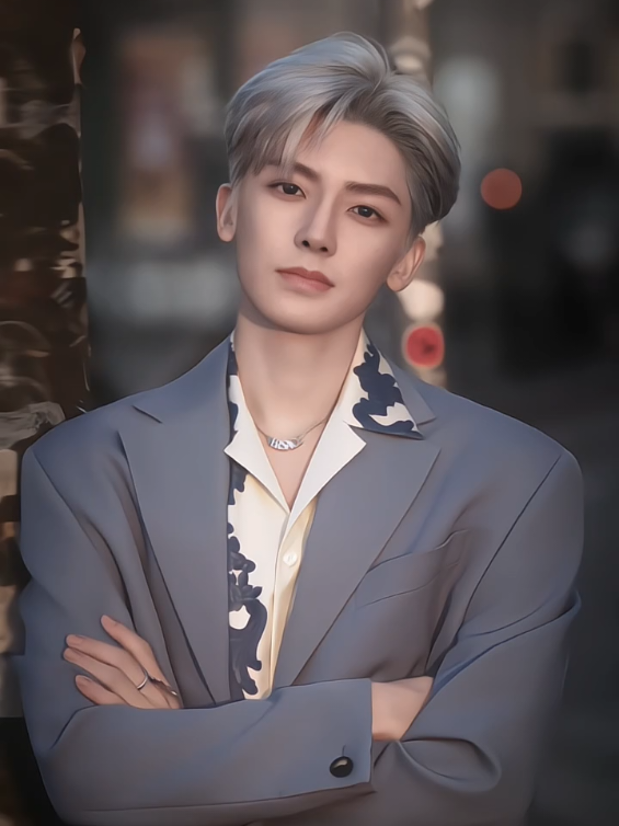 om om rasa bayik🧎🏻‍♀️ yg pengen update trs tentang om om satu ini jangan lupa join saluran wa link di komen😉 #houminghao #neohou #侯明昊 #chineseactor #milanfashionweek 