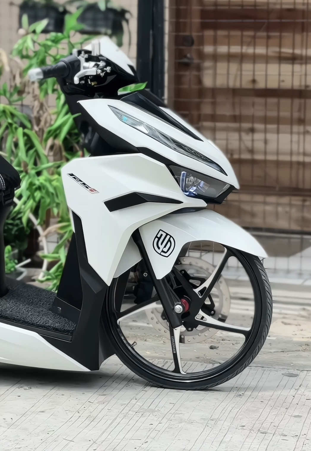 Linis 😮‍💨 #r17 #vario #vario125new #variomodifikasi #kzr #malaysianconcept #krianstyle 