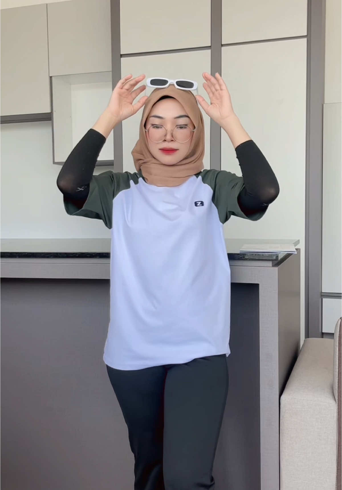 Tshirt two tone unisex ‼️‼️ #fypage #zeke #fyp #mensoutfit #outfitlelaki #mensoutfitideas #seluarcasual #unisextshirt 