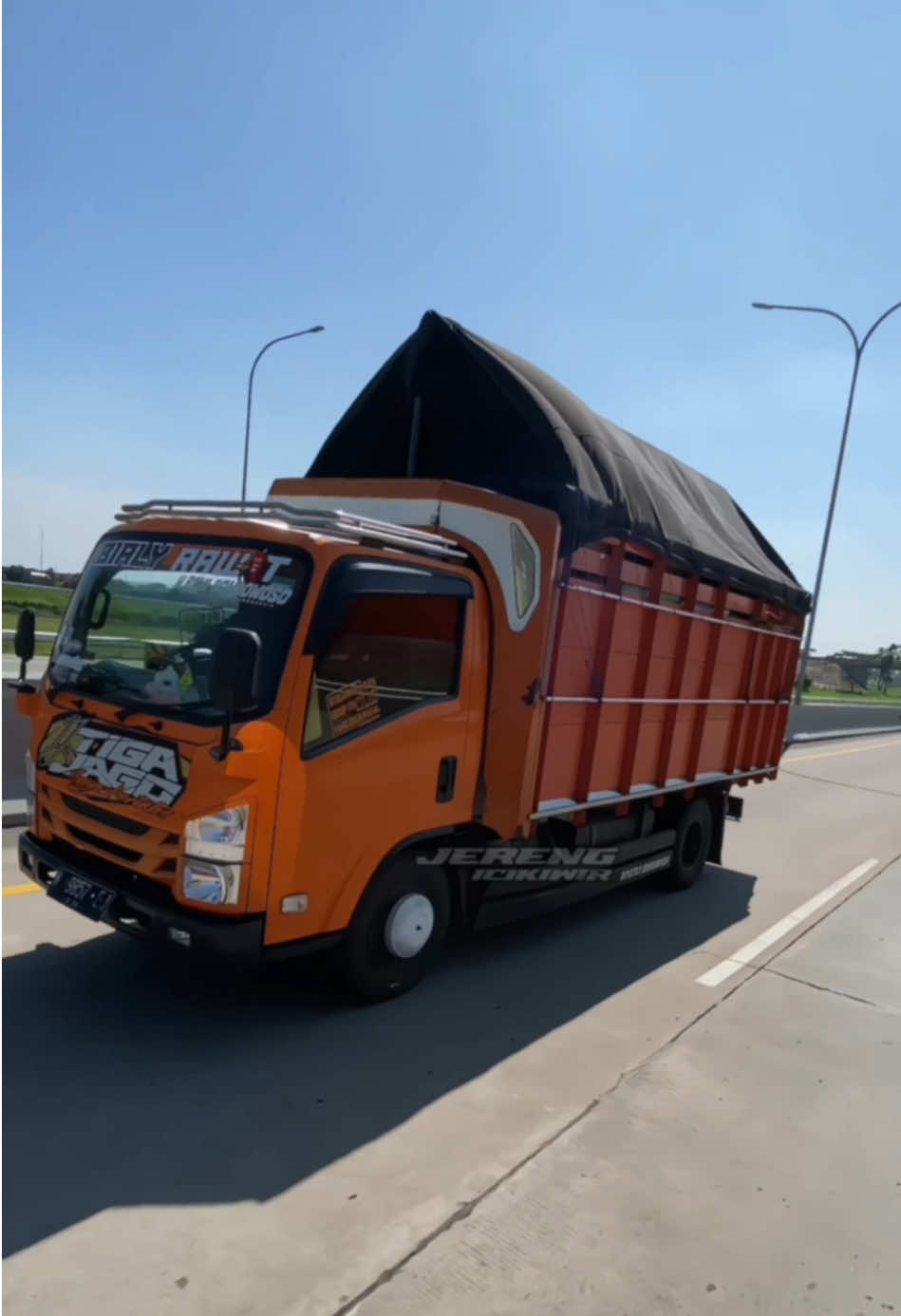 Aku lilo adoh omah adoh wong tuo🌶️patase bondowoso iki🚀@playboy lintas @hendraangga07  #truk #trukmaniaindonesia #truk_oleng #trukoleng #storytruck #storytruk #trukmodifikasi #trukmbois #trukcabe 