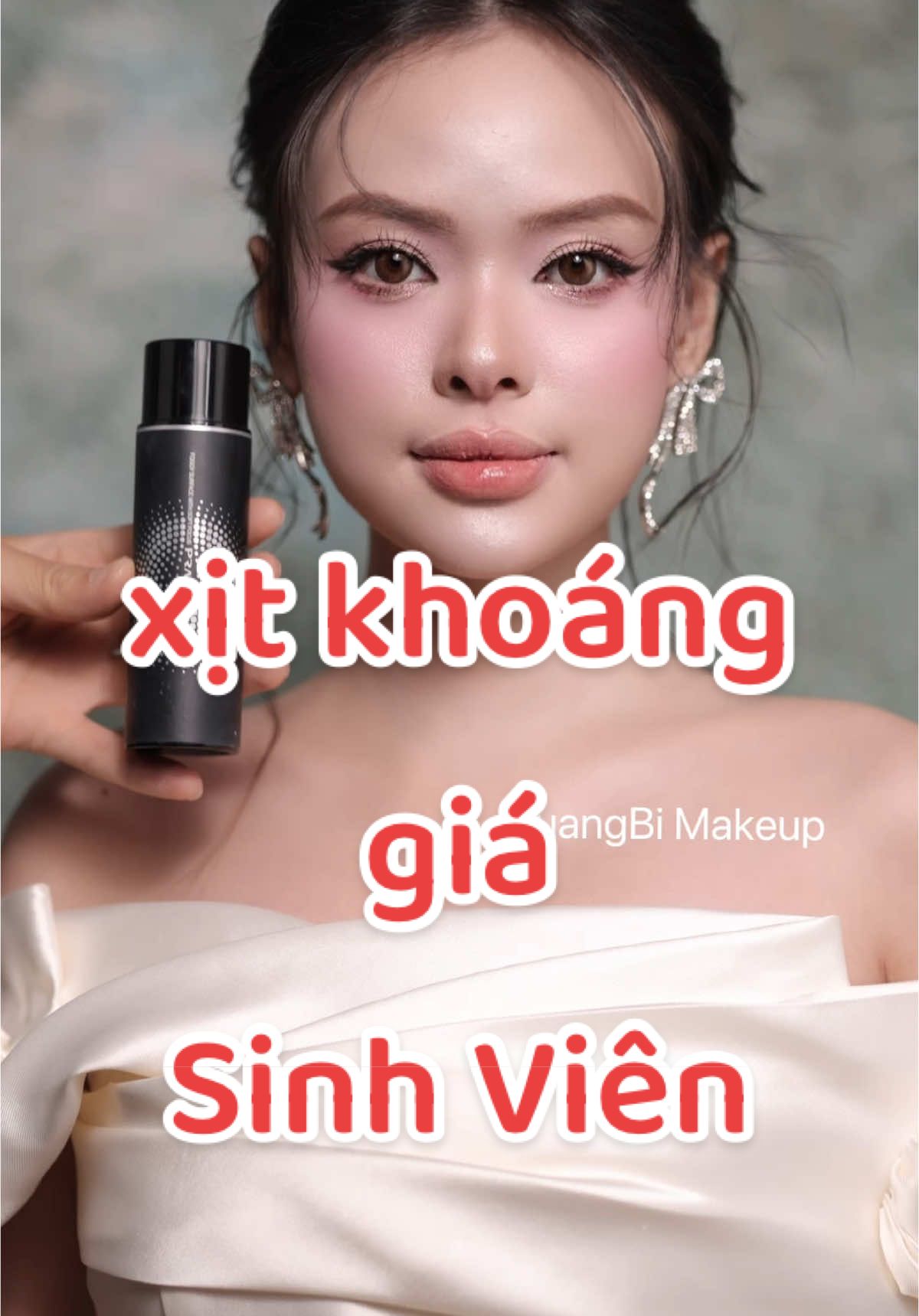 xịt khoáng  giá  Sinh Viên nhưng giữ nền rất tốt #QuangBiMakeupAcademy  #TeamQuangBi #TeamHoaHau #QuangBi #QuangBiMakeupAcademyHàNội  #MakeupDep  #vietnam #eyeshadow #celebrity #clip #TrangdiemChuyenNghiepHaNoi #DaoTaoTrangDiemHaNoi #makeupartist #accessories  #beautifulgirl #Dạymakeup  #MakeupHaNoi #Makeup #DayMakeupnangcao#fyp #foryou #xuhuong #x #xuhuongtiktok #pramy 