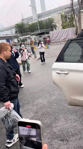 aydaaa nhìn bóng lưng đẹp quá~~#trandichhang_chenyiheng_陈地恒💫🇨🇳 #trandichhang #tfgiatoc✨ #tfgiatoc #hengheng #tf家族练习生🤴🌷 #陈奕恒 #xh #tiktok #douyin 