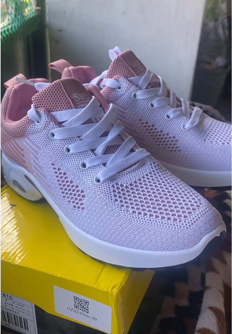 TWOSTEPS Breathable Sports Shoes Cushion Heels #runningshoes #shoes 