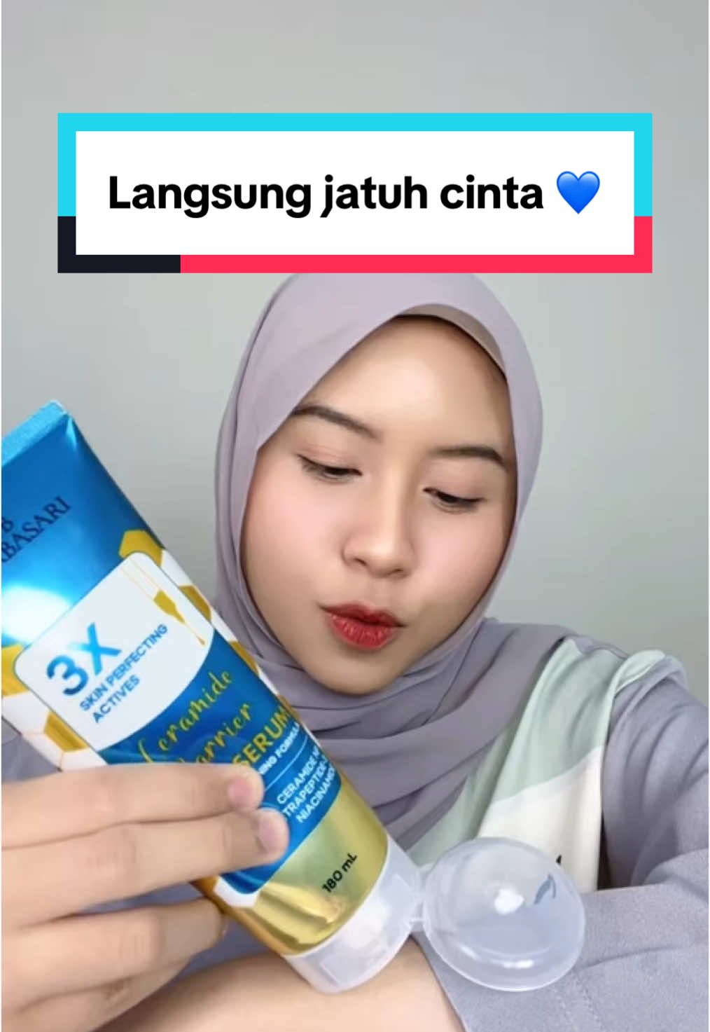 Pertama kali cobain, langsung jatuh cinta sama body serum ini 💙💙 Mates wajib cobain yah! #purbasari #bodyserum #ramadan2025 #ramadanekstraseru #ceramide 