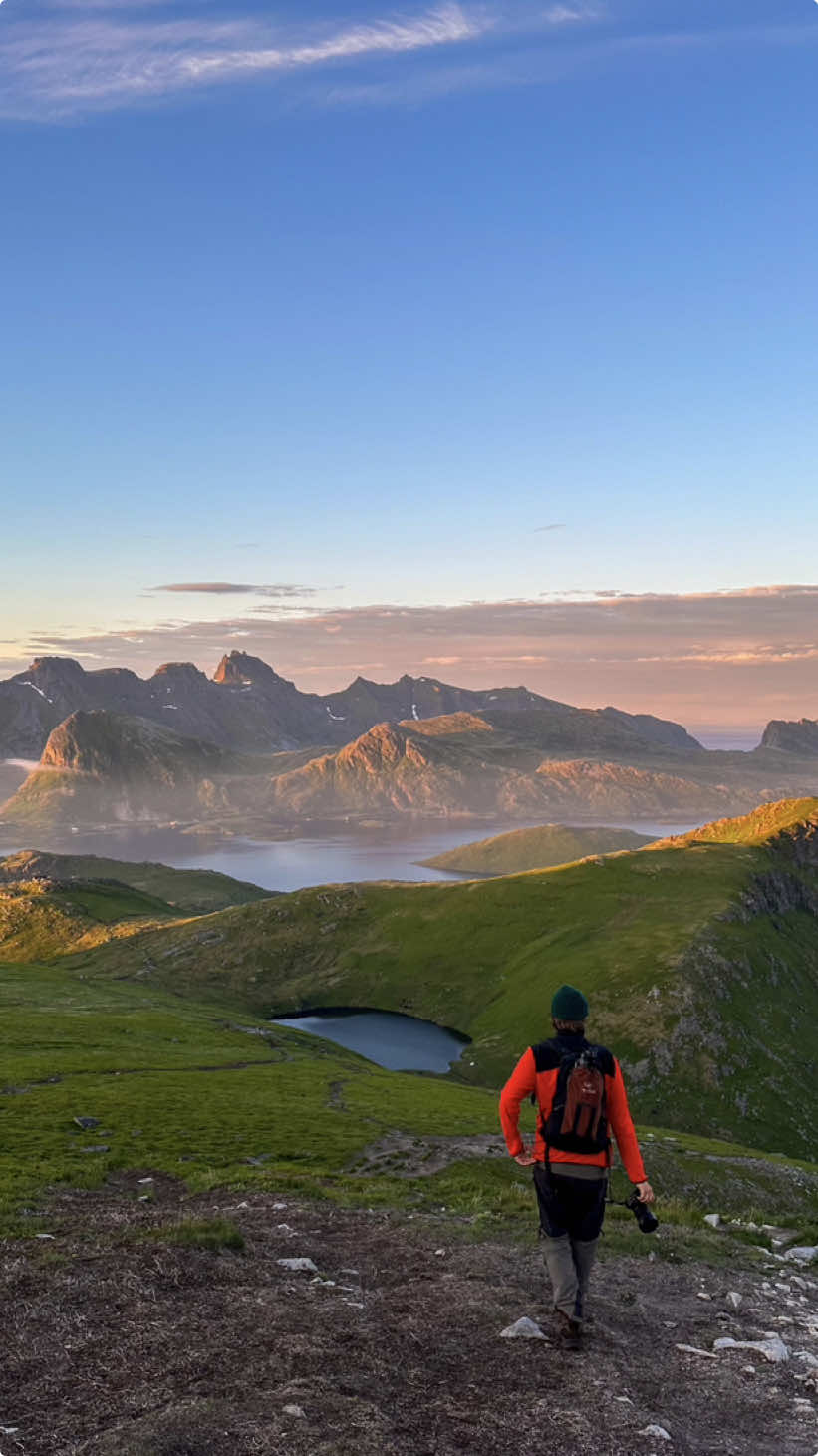 ryten, lofoten 📍 #norwegiansummer #loften #camping #Hiking #midnightsun 