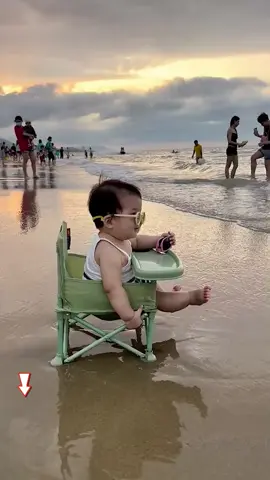Kursi makan yang dapat digunakan baik di dalam maupun di luar ruangan#kursimakanbayi#perlengkapanmpasi#perlengkapanbayi#kursimakanbayi#babychair#kursiportable#kursilipat#kursicamping#bayi10bulan#perlengkapanmpasi 