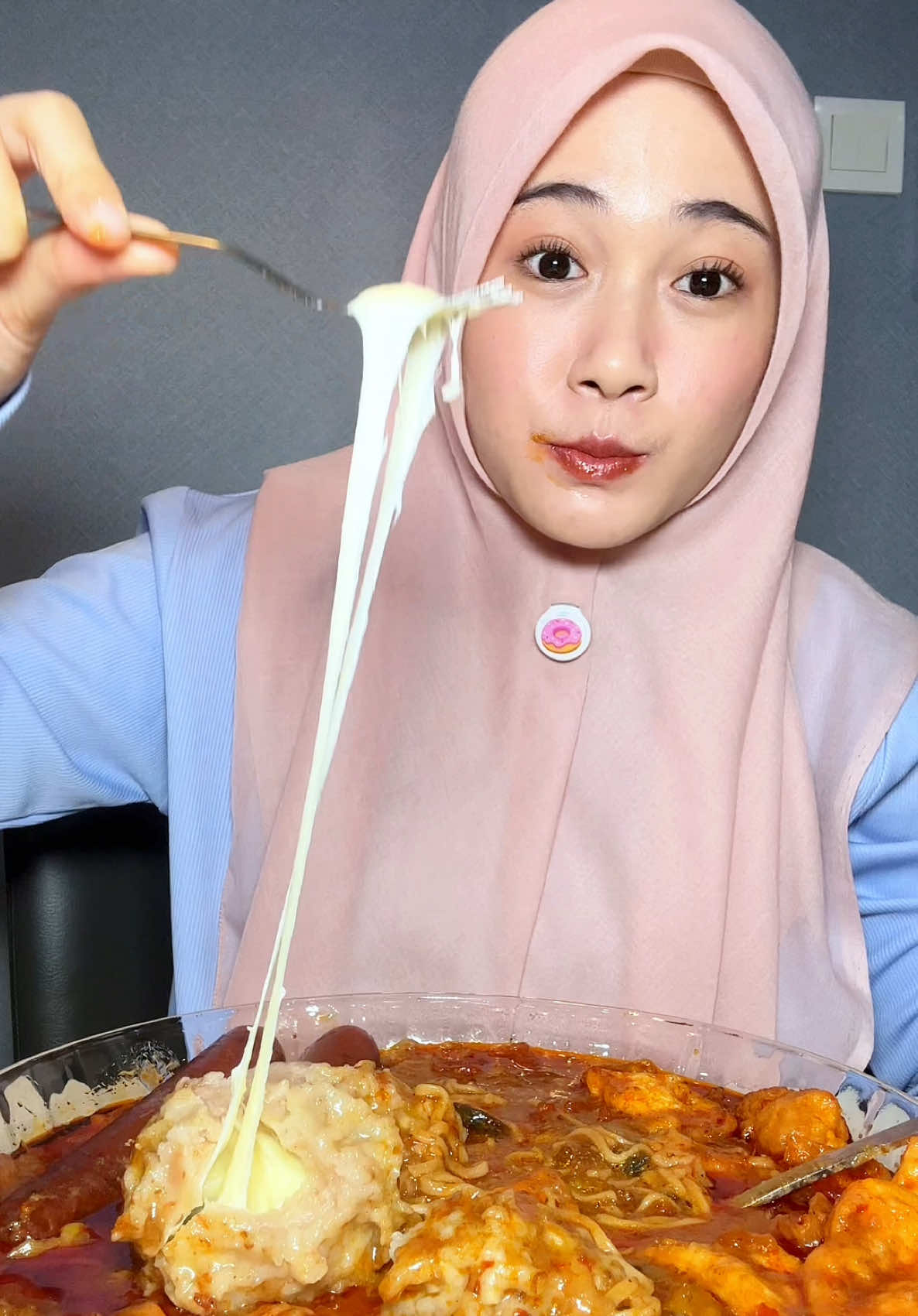 Se-lekoh apapun makanannya yang penting lip product yang dipake awet dan tahan lama! #UnlockYourNextLevel #HanasuiNextLevel #inicia #JelajahRamadan #iniciamukbang #asmr #seblak #bakso 