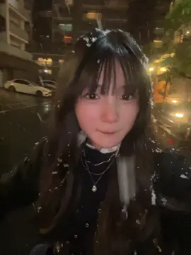 雪を食べよーとする奴は可愛いといえるだろーか、うーん言えないか#雪 #07 