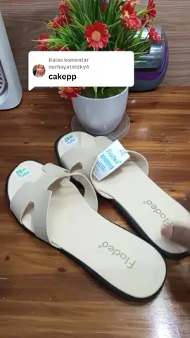 Membalas @nurhayatirizky6 #sandalfladeo 