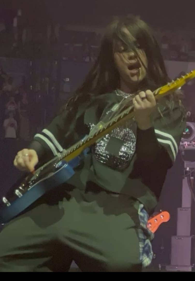 Billie eilish shredding a guitar clips 1080p (idek if it rlly is 1080p bc TikTok made the quality severely worse) // #billieeilishclips #billieeilish #editinghelp #scenepack #billieeilishscp #fy 
