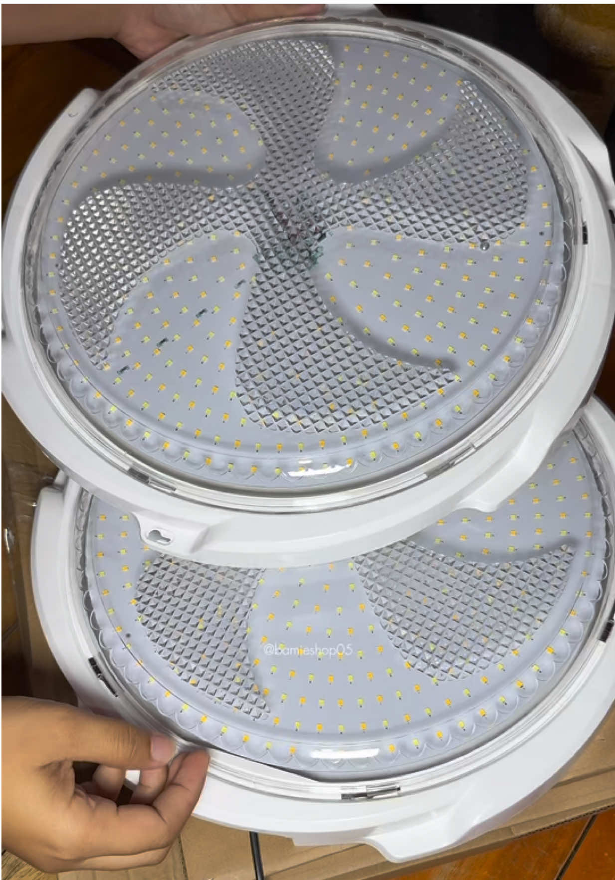 Buy 1 Take 1 SOLAR INDOOR LIGHTS ₱1k+ Only! #solar #solarlights #solarpanel #homeimprovement #Home #light #emergencylight #lights #bright #solarenergy #sun #Summer #summervibes #buy1take1 #checkout #fyp #budolfinds #trending #viral 