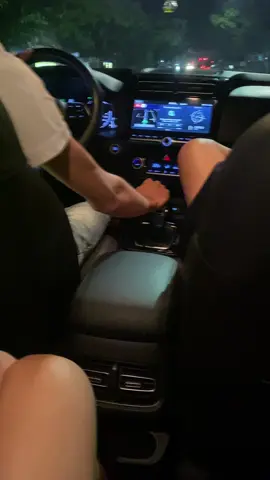 Nơi có nhà thì không có công việc, nơi có công việc thì không có nhà, nơi bận rộn kiếm tiền thì không có tình yêu, nơi có tình yêu thì lại không có tiền. Cuộc sống không phải là vì tiền, nhưng cuộc sống bạn mong muốn đâu đâu cũng là tiền...#tuonglai #xuhuongtiktok#cuocsong 