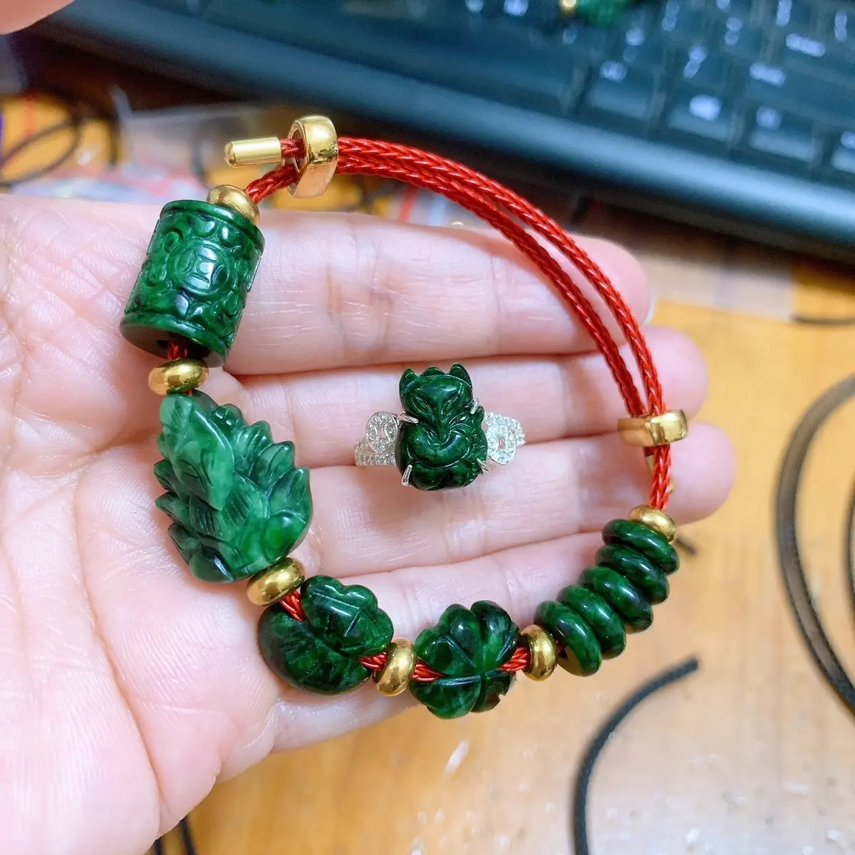 Mừng ngày của chị em chúng mình 🥰🍀🥰🍀 #vongtayphongthuy #vongtay #xuhuongtiktok 