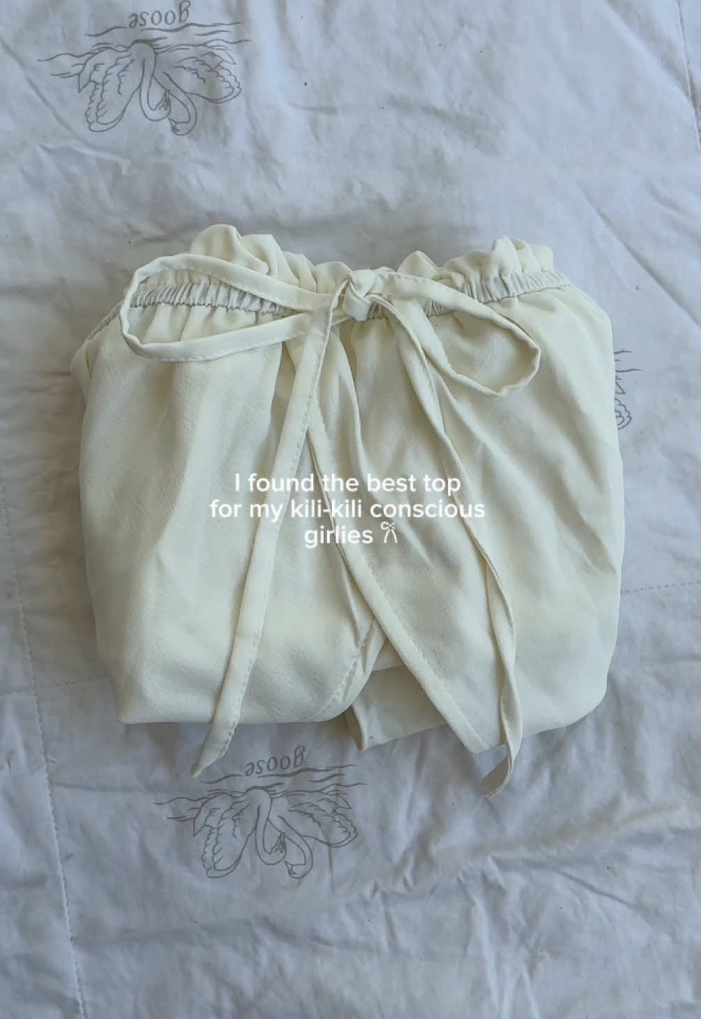 not revealing, yet still slayin ✨  #tops #top #titaoutfit #OOTD #fashion #cleangirltop 