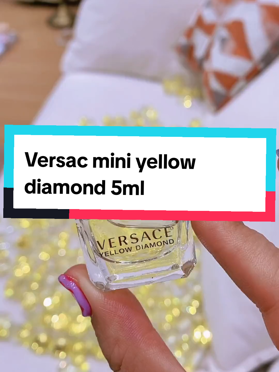 Versace mini perfume 5ml cute  Nước hoa versace mini yellow diamond  chinh hangg #versace_Sẵn_lòng_vì_bạn #versace_pour_homme_5ml #versace_pour_homme_50ml @Hoàng Thành trẻ 