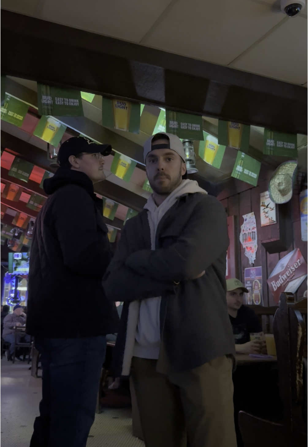 Couplabeers #fyp #fridaynights #diml #Vlog #chicagosuburbs #dayinmylife #worklifebalance #postgrad #naperville 