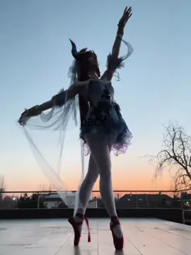 ballet and cosplay together? why not 🩰 #CapCut #brat #charlixcx #nilou #niloucosplay #genshincosplay #genshinimpactcosplay #ballerina #ballettok #pointeshoes #magyartiktok 