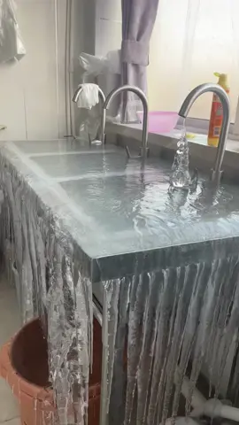 I forgot to turn off the refrigerator 😅#asmr #oddlysatisfying #funnyvideo #freeze #ice ##snow 