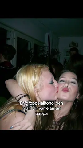 Jag är 18! Ni har sett alla dom här videosarna och bilderna men nu får ni se igen 