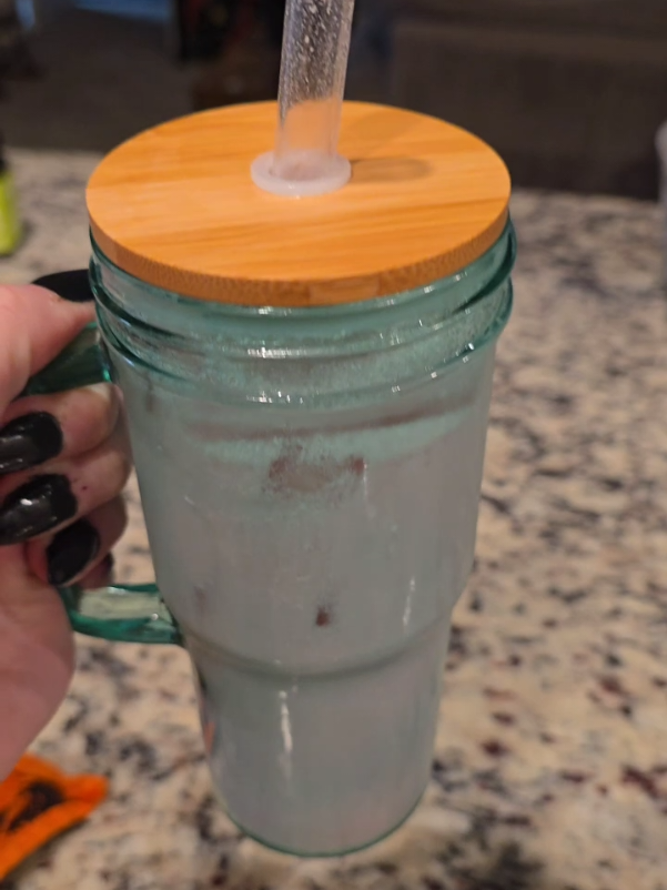 MMMMM, LUNCH TIME 🤣 BUT HOW CUTE IS THIS CUP? 