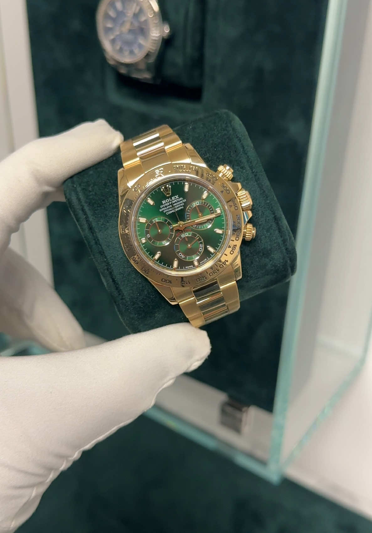 The world famous ‘John Mayor’ 🟢🟡 Rolex Daytona ‘116508’ Green dial  2022 full Set  ~ £56,760 #capitalkettles #canarywharf #london #watchesoftiktok #rolex #luxurywatches #daytona #