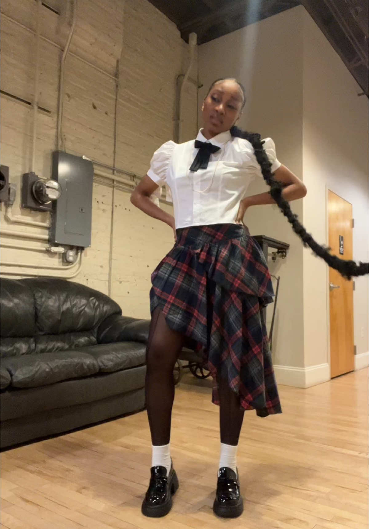 the way we forgot the hair was connected💀 results on instaaa  @ sanaistudios_ #doechii #outfitinspo #photoshoot #shootday #twins @Doechii ty for the inspo gahh! #alligatorbitesneverheal  