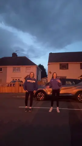 The sync!!@Lilly✨ #fyp #viral #blowthisupforme #goviral #dance #2peopledance #twins #trendy 