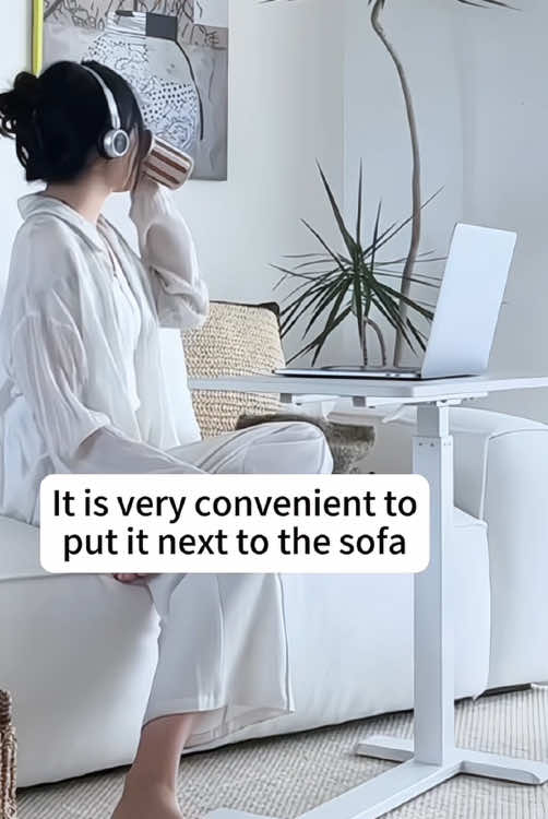 I love this height adjustable bedside table, it can be used anywhere! #mesaportable #rollingdesk #teacherdeskrolling standing desk #bedsidetable #mesa #table #tiktokshop 