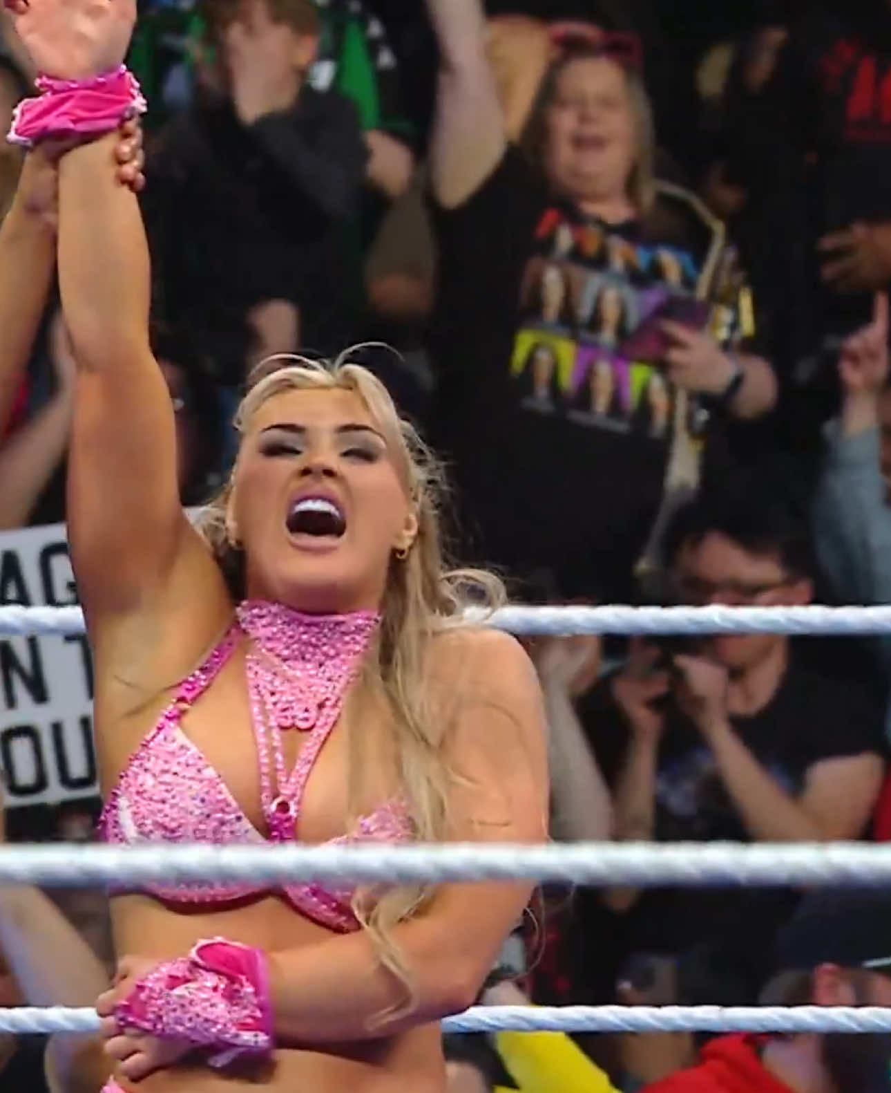 Tiffany Stratton last night on Smackdown 💓 #wrestling #WWE #smackdown #fyp #tiffanystratton 