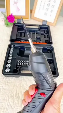 ¡Di adiós a los problemas! 🛠️ Este destornillador/taladro inalámbrico de 47 piezas lo hace todo. Perfecto para cualquier tarea en casa. #Herramientas #Bricolaje #Hogar