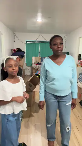 It’s okay…. don’t be afraid 🙃 #thejets1317 #fyp #mothersnddaughter #tiktok #dance #itsokay #dontbeafraid #challange 