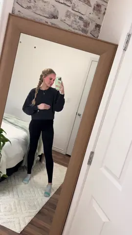 Workout with me! #workoutroutine #workoutmotivation #comewithme ##workoutwithme##pregnant##pregnantlife##pregnanttiktok##pregnantmom#p#pregnancy1#15weeks1#15weekspregnantf#firsttimemoma#activeandpregnantw#workoutf#fitnessmotivationp#pregnancyworkoutp#pregnantworkoutss#secondtrimesterp#pregnancyfitnessd#dayinmylifev#Vlogd#dailyvlog