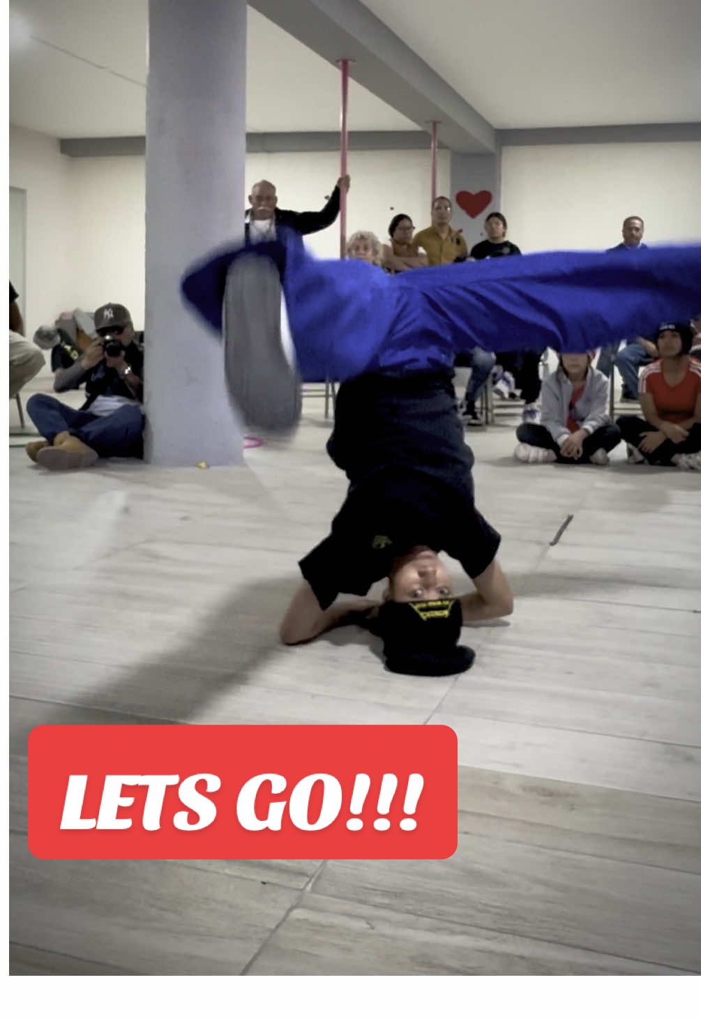 Batalla!!! B-Girl Ruth en la gran final del selectivo de breaking ZACATECAS 💯🔥🔥🔥 @.•☠︎︎•☠︎︎•. @♬♪♫ ♡⃝  #breakdance #breaking #dancer #streetdance #dance #freestyledance #dancecrew #dancebattle #bgirl #bboy #redbulldanceyourstyle #redbulldance #girls #foryoupage #fyp #redbullbc 