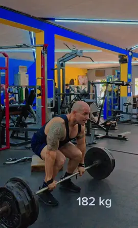 hoy fue día de PR en peso muerto 🏋🏻 💪🏻🔥🔥 #teamrenytrainer #teamdecampeones #mastertrainer  #pesomuerto  #pr  #fuerza  #atleta  #gym  #Fitness  #viral #maracaibo 