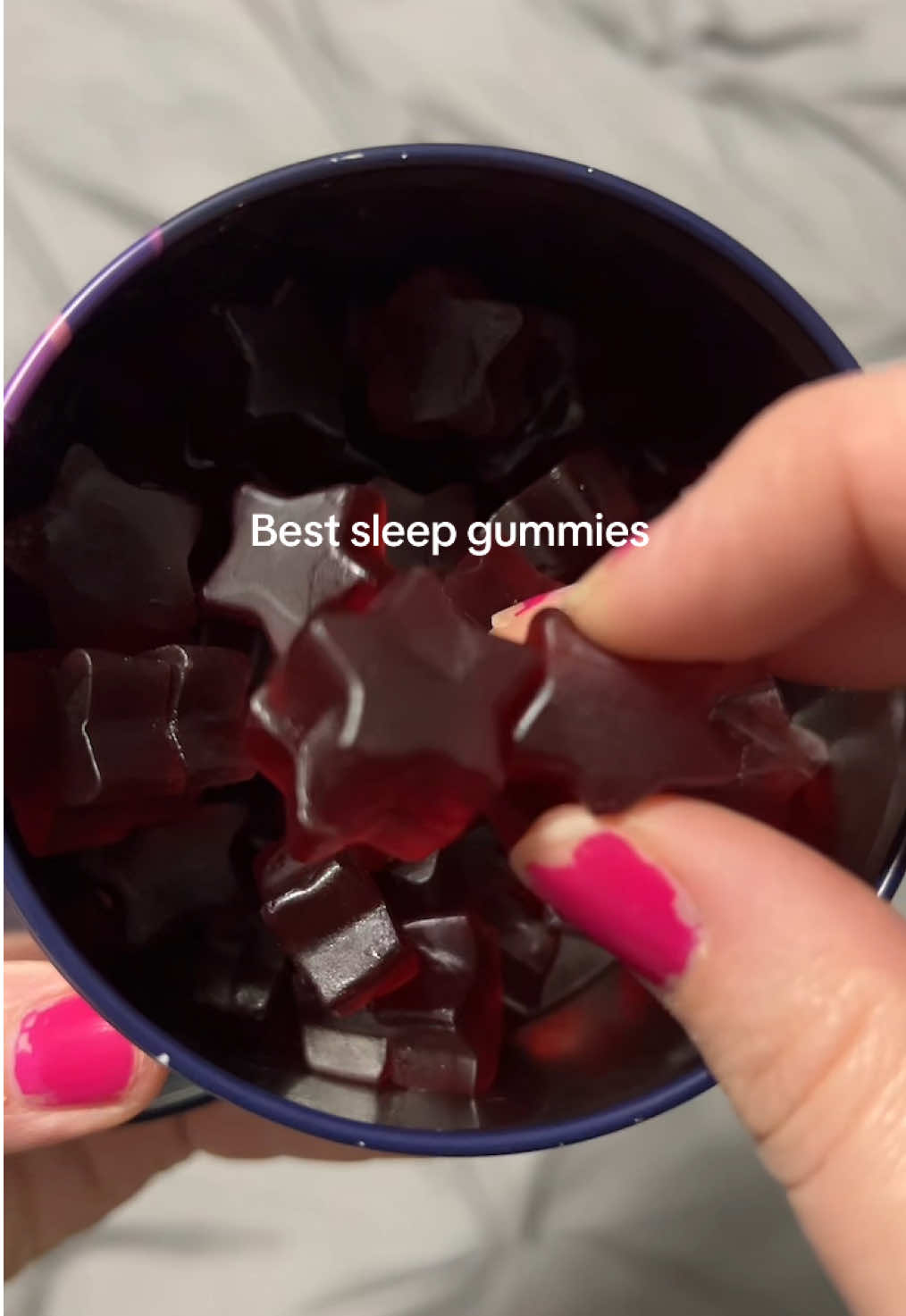 These are the best natural sleep gummies! No melatonin and so many good ingredients that help with sleep, stress, anxiety and muscle recovery! #creatorsearchinsights #bestsleepgummies #sleep #sleepgummies #goodnight #tiktokshopspringglowup #tiktokshoprestock #naturalsleep #lullabites 