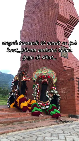 kelakuane sopo kui ????? #barongandevil #barongan #baronganblitar #barongankediri #yeka_gallery #jaranantiktok #jarananindonesia #yeka_art #jarananpekanbaruriau👹 #jaranan #jigangjoyo_gallery #jamangbarongan #barongantiktok #yeka_art #trending #ramadhan #ramdhan2025 #trenggalek #trenggalek24jam 