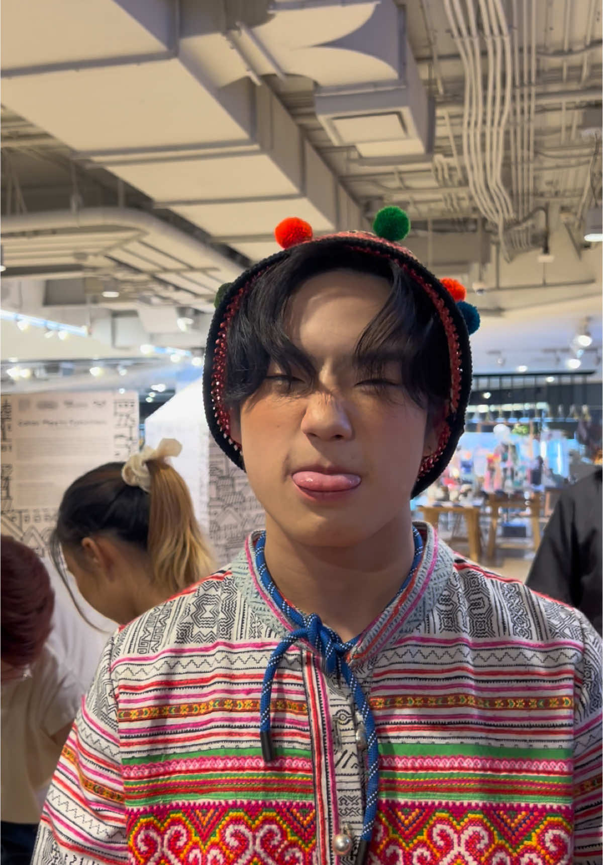 เลี้ยงน้องคาณวันเดย์ค้าบ @kahn #ethankahn #onetrainee #fyp #fypシ゚ 