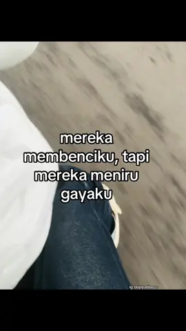 #fypage #fyp #fotolive #bahanswmu #xyzbca #katakata 