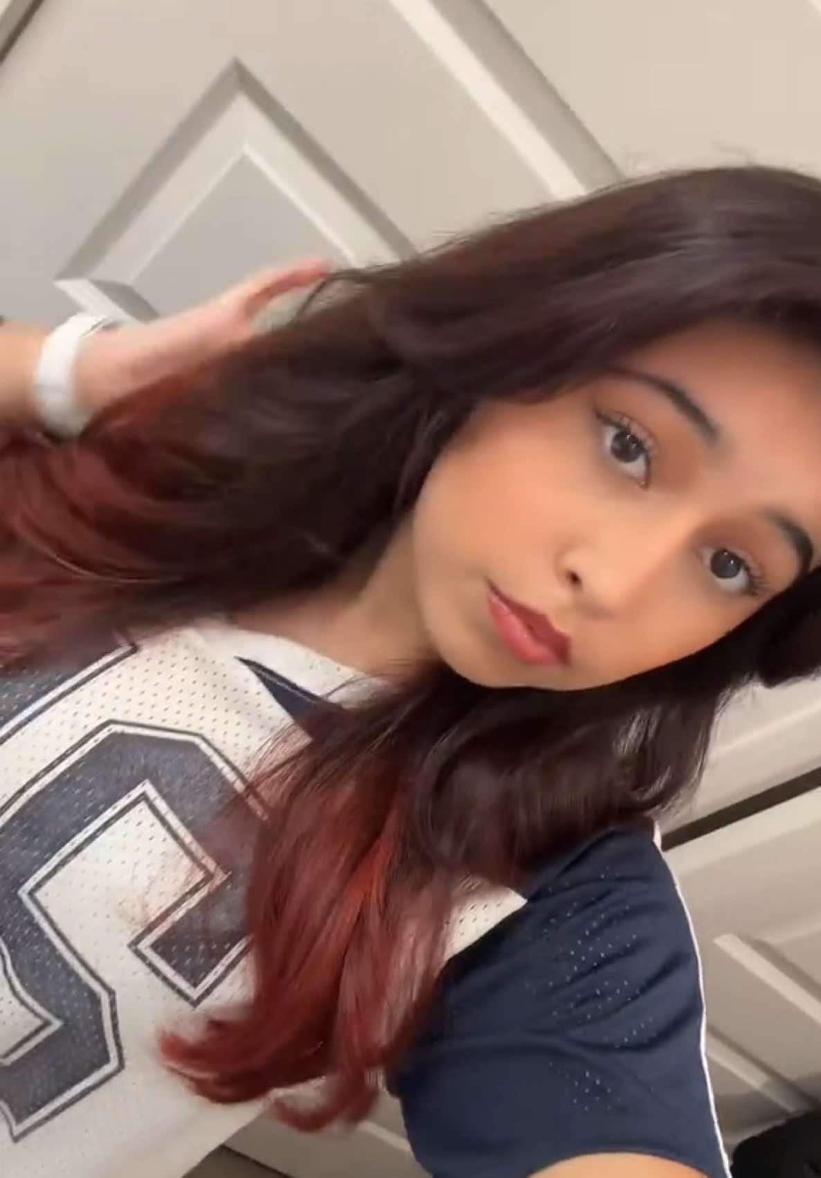 It’s been dyed since Friday I just kept it a secret 🤫 #fypシ #hair #red #hairtransition #redhair #hairdye #fyp #foryoupage #viral #kesha #blow #transition #gatekeep #secret #shh 
