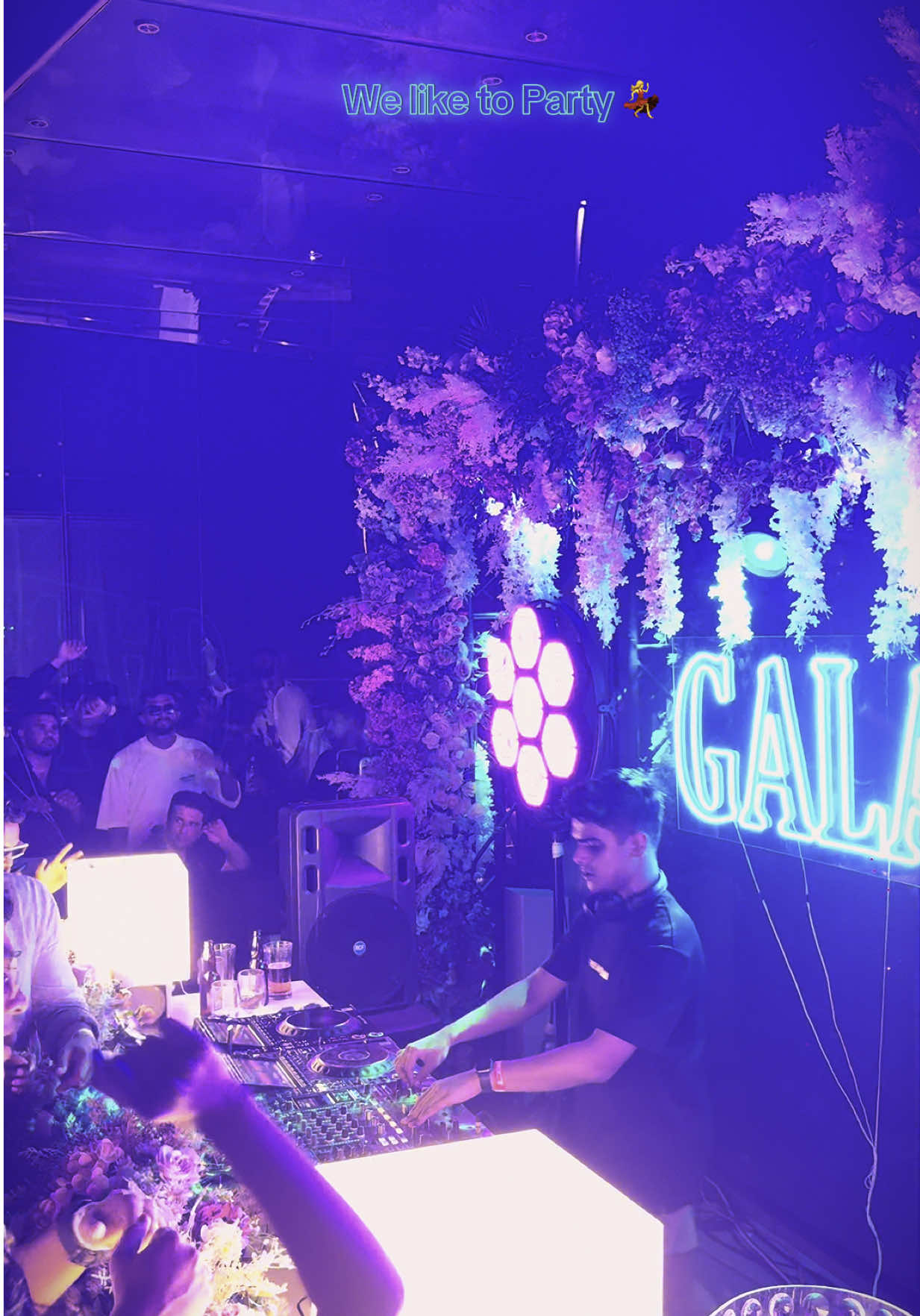 This track never gets boring 💃🪩 @Kyotto @Gala.ofc #kyotto #kyottomusic #gala #weliketoparty #cinnamonlife #colombo #2025 #WeekendVibes #saturday #progressivehouse #fyp #rave #cinnamonhotels #srilanka #colombonightlife 