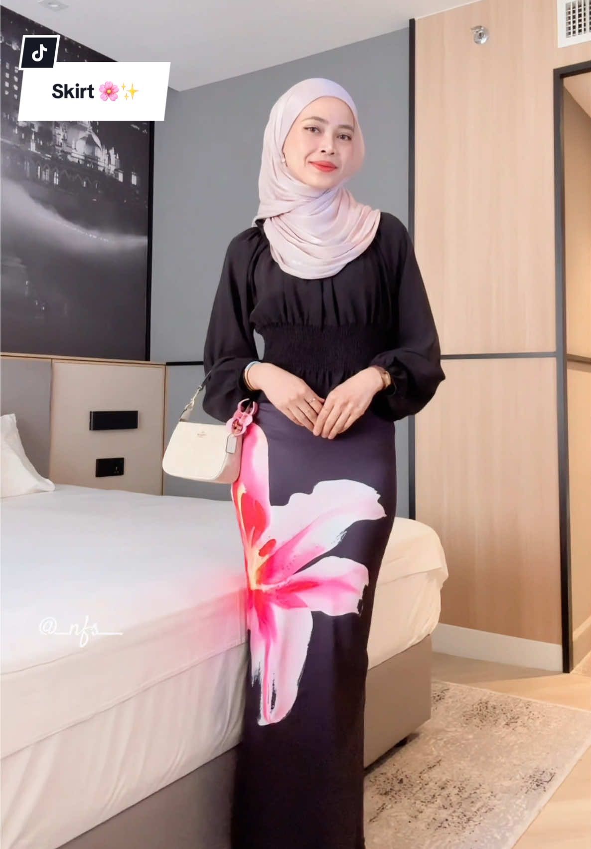 Finally found a gorgeous skirt that matches my heels 🌸 @Update Chic #fyp #skirt #skirtsatin #mermaidskirt #floralskirt #floralskirtkorean #skirtpantai #beachvibes #beachskirt #paydaysale #tiktoksale #rayasale #skirtperempuan #skirtkembang #skirts #skirtoutfits #skirtstyle #skirtforwomen #skirtmermaid #skirtmermaidcantik #mermaidcutting #maxiskirt #maxiskirtoutfit #maxiskirtlooks #maxiskirtoutfitideas #maxiskirts #maxiskirtoutfitinspo #pencilskirt #skirtkembang #skirtabstrak #skirtforgirls #skirtmurah #skirtviral #skirtduyungmuslimah #kainviral #skirtcorak #skirtsatin #skirtironless #skirtbungaviral #skirtperempuan #skirtbunga #skirtoftheday #skirttok #skirtironless #skirttakpayahgosok #ironlessskirt
