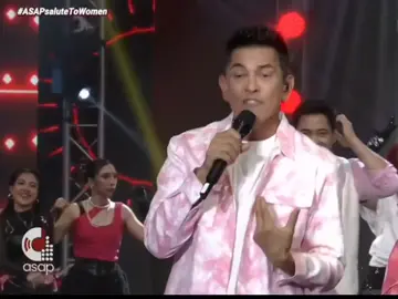 Grabe naman yun ogre kinikilig si ate grabe yung ngiti 🥰😊 @reginevelasquez59 @ogie alcasid follow me guys for more vedio especially ate reg to increase her followers!!!♡♡♡ #RegineVelasquez #ASAPsaluteToWomen #reginevelasquez #regine #jesselcaña #jesselcaña♡reginevalcasid #reginevelasquez59 #reginevelasquezalcasid #queenreginevelasquezalcasid #regineisthebestsingerinthephilippines 