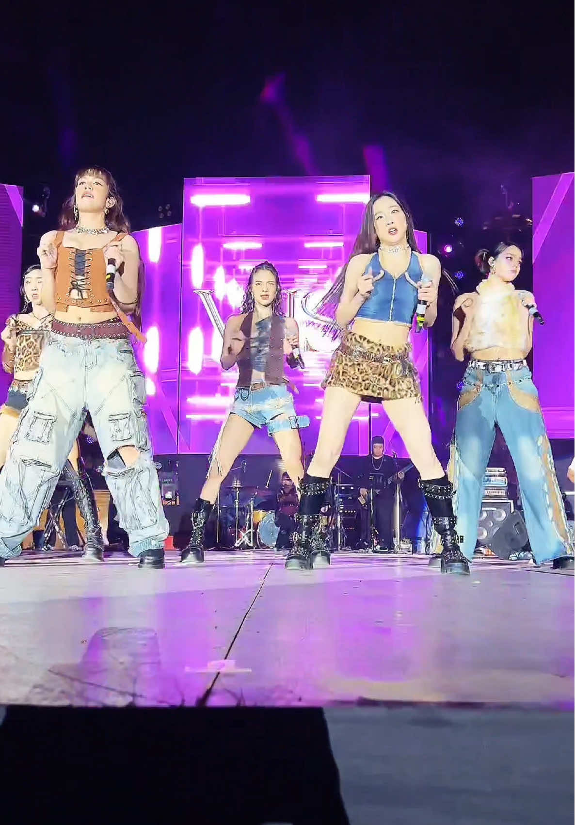 เจ็บจี๊ดๆ กันเหมือนพวกเรากันบ้างมั้ยคะ 😂  AT PattayaMusicFestival2025  #PattayaMusicFestival2025xVIIS #PattayaMusicFestival2025  #เทศกาลดนตรีเมืองพัทยา2025 #1234VIIS #วิส #GNEST #GMMMusic #TPOP