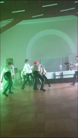 #kpopcover #kpopdance #kpop #dance #coverdance #kpopcoverdance #straykids #skz #skzstay #straykidsstay #venom 