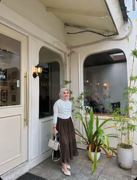 Ide outfit simple nongki sama bestie check 🍒✨🎀💗 #padahariini #ootdsimple #ootdfashion #ootdgemoy #ootdhijabstyle #outfitcantik #outfitideas #outfit 